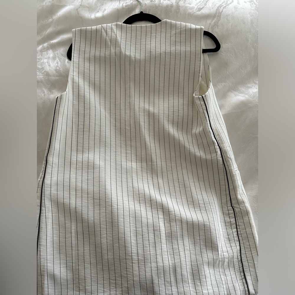 Vest - Picture 2 of 5
